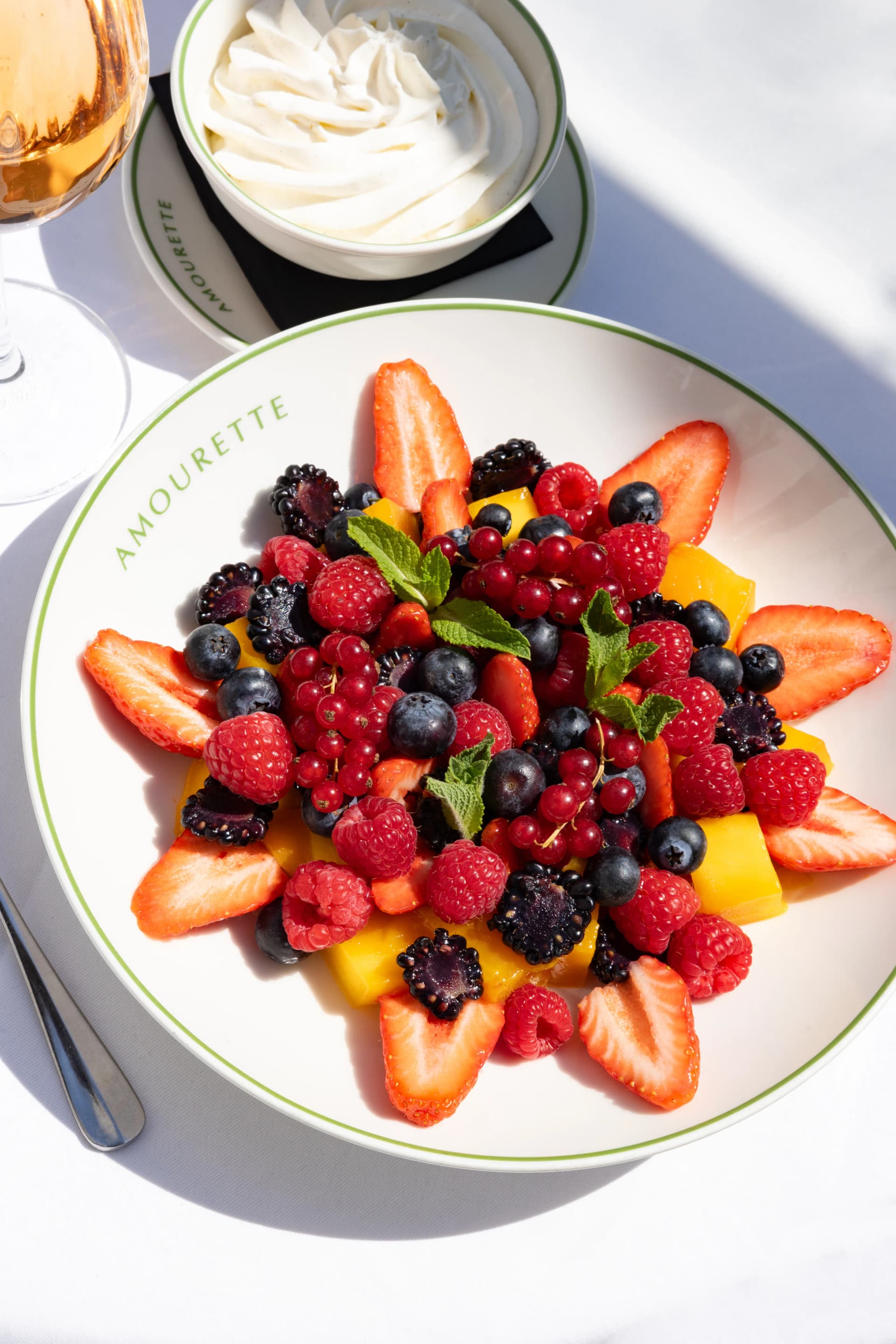 Dessert fruits rouges et chantilly Amourette