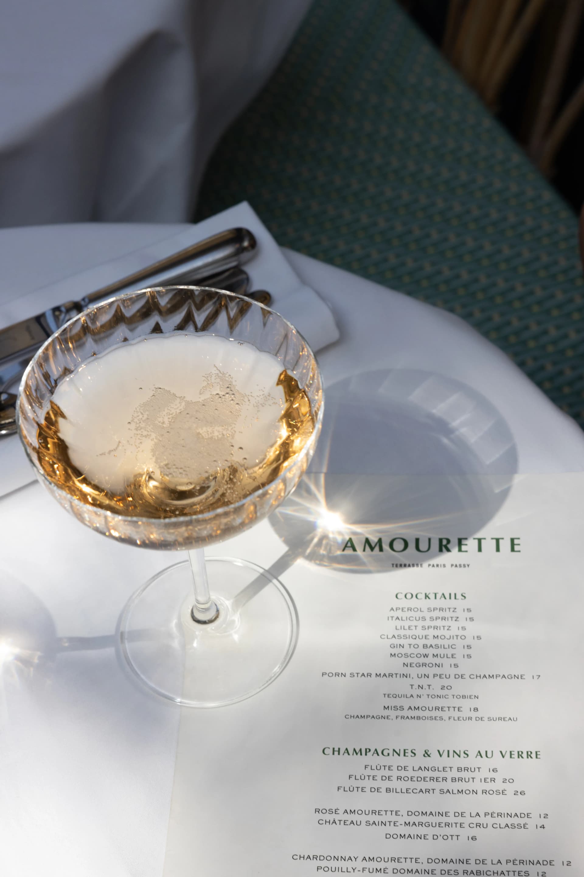Coupe de champagne sur le menu Amourette